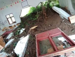 Ruang SMA 19 Takengon Rusak Tertimpa Longsor