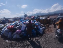3 Hari Sampah Tak Diangkut di Takengon, Relawan Kebersihan Lembur Tanpa Insentif