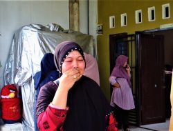 Tangisan Korban Angin Kencang di Aceh Tengah