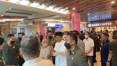 Presiden Jokowi Jenguk Doni Monardo di RS Siloam Semanggi