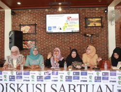 ‘Politik Tanpa Uang, Omong Kosong’