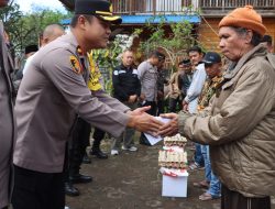 Wakapolres Aceh Tengah Salurkan 20 Paket Sembako Pada Warga Kurang Mampu