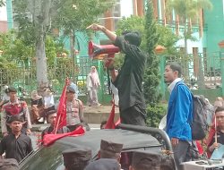 Gerakan Mahasiswa Gayo Gelar Aksi Tolak Hymne Aceh di Kantor DPRK Aceh Tengah