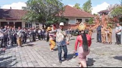 Beredar Video Diduga Reje Kampung dari Aceh Tengah ‘Gatalen’ Menari Ronggeng saat Bimtek di Bali
