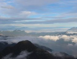 300 Pendaki Direncanakan Kibarkan Bendera di Puncak Bur Ni Kelieten Aceh Tengah, Peringati HUT RI ke-79