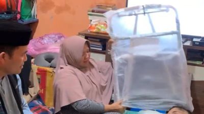 Matras Dicubitus dan Walker untuk Badillah Rifal Penderita Diagnosa Tumor Otak dari Hamas