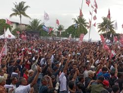 Puluhan Ribu Masa Hadiri Kampanye Akbar Mualem – Dek Fadh di Aceh Barat