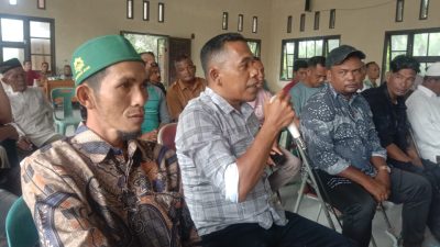 Reses di Simpang Keuramat, Teungku Arafat Ali Janjikan 16 Speaker Wireless dan Rehab Plafon Aula Camat
