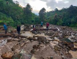 Syair Robohnya Sungai di Pintu Rime