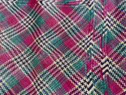 Di Atas Tikar, Kami Menyulam Kata