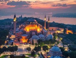 Subuh di Ujung Sayap Istanbul