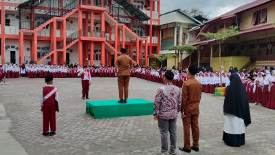 104 Murid Baru SD IT Cendekia Diantar Ayah/Wali Pada Hari Pertama Sekolah
